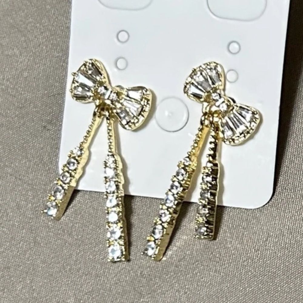 🎀14k Yellow Gold plated Rhinestone Bowknot Dangle Stud back Earrings🎀